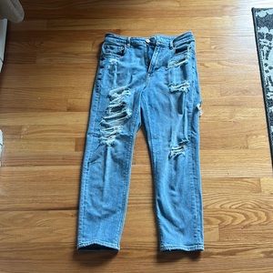 Super Ripped American Eagle Mom Jeans 6 short